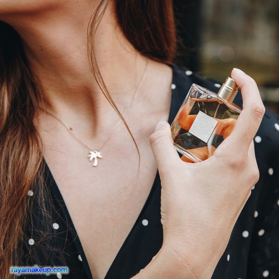در هر فصل از چه عطری استفاده کنیم؟ راهنمای انتخاب عطر مناسب برای هر فصل