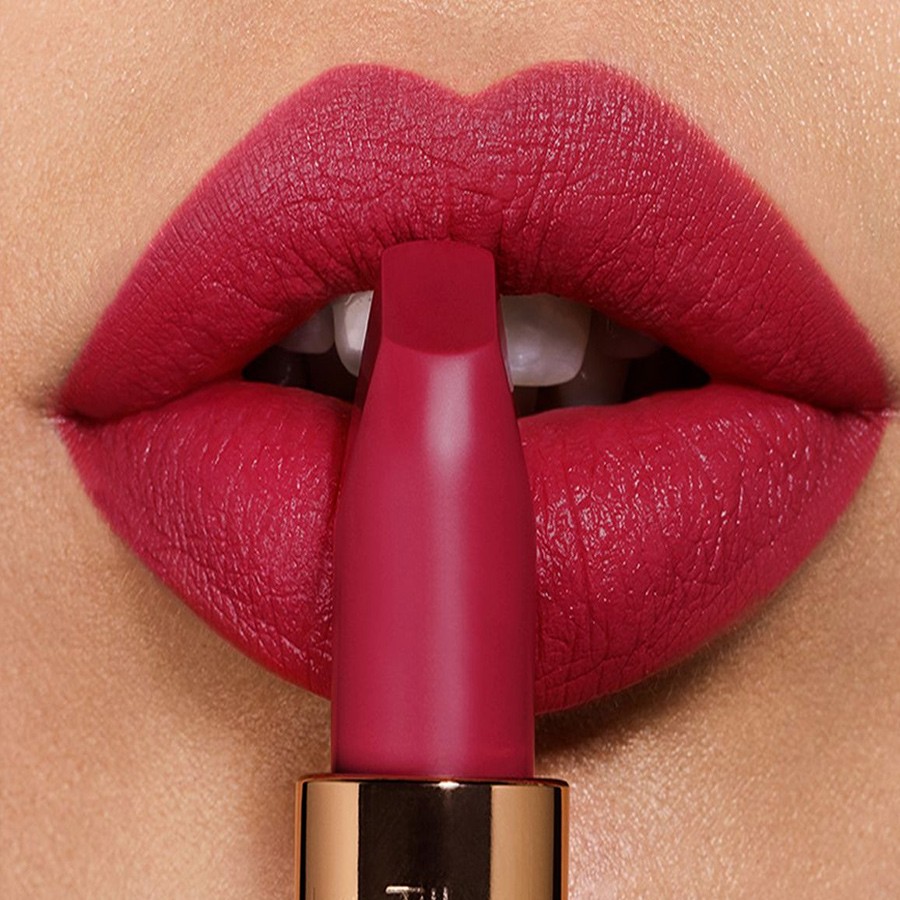 نحوه رژ لب زدن به طور حرفه ای و کامل