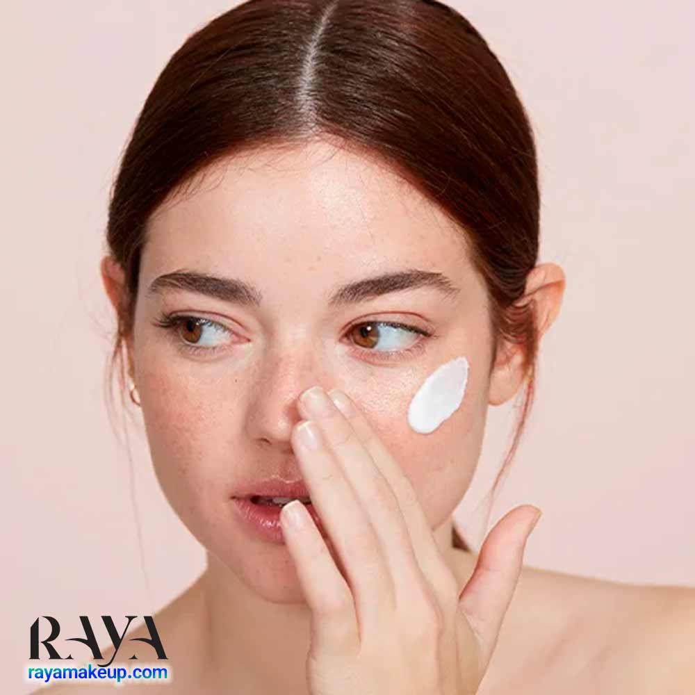 چگونه متوجه شویم که پوستمان کم آب و دهیدراته شده است؟