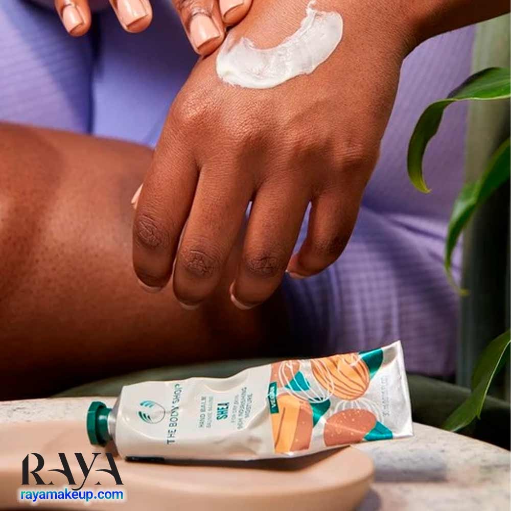 بالم مرطوب کننده دست های خشک حاوی شی باتر بادی شاپ The Body Shop Shea Hand Balm