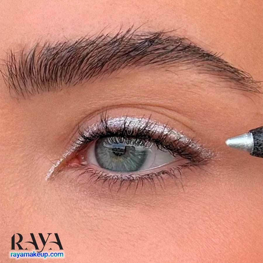 خط چشم نقره ای مدادی و ضد آب مدل ساتین سویید لشز بیوتی Sweed Lashes Satin Eyeliner