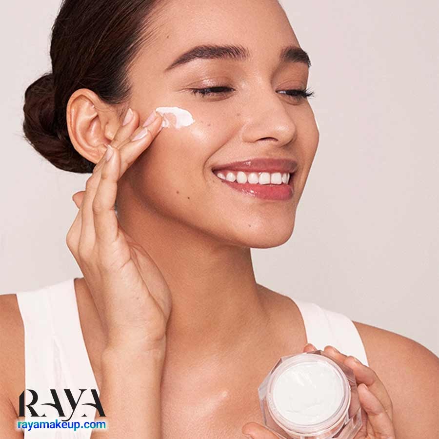 کرم آبرسان و مرطوب کننده جادویی مدل شارلوتس مجیک شارلوت تیلبری Charlotte Tilbury Charlotte's Magic Cream