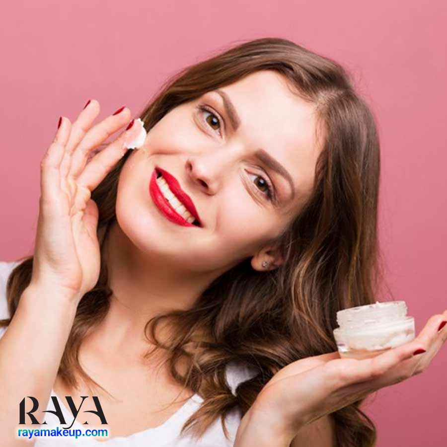 چگونه یک کرم ضد چروک مناسب انتخاب کنیم؟ 