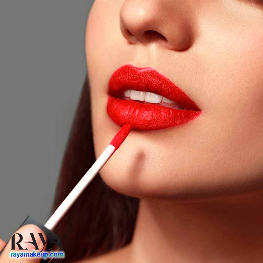 چگونه روی لب های باریک و نازک تر رژ لب بزنیم؟