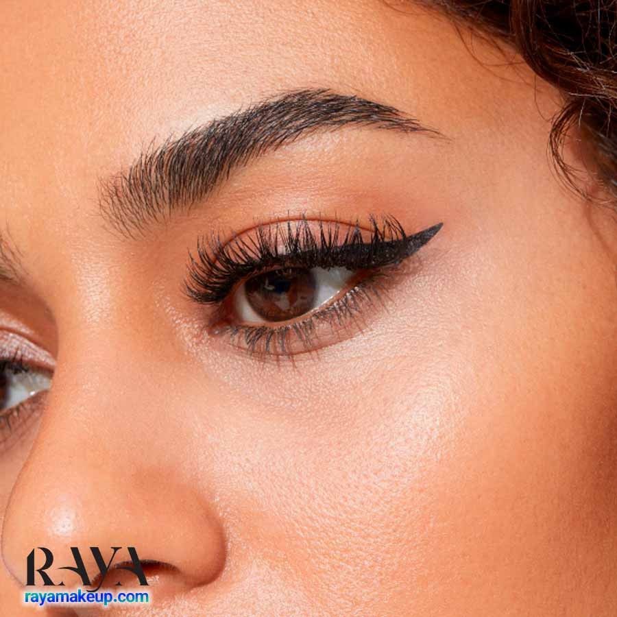 مداد چشم مشکی دوطرفه پد دار ضد آب و 24 ساعته کربن بلک یورن مدل شو  Yorn La Forme Carbon Black Show Eye Liner Pencil