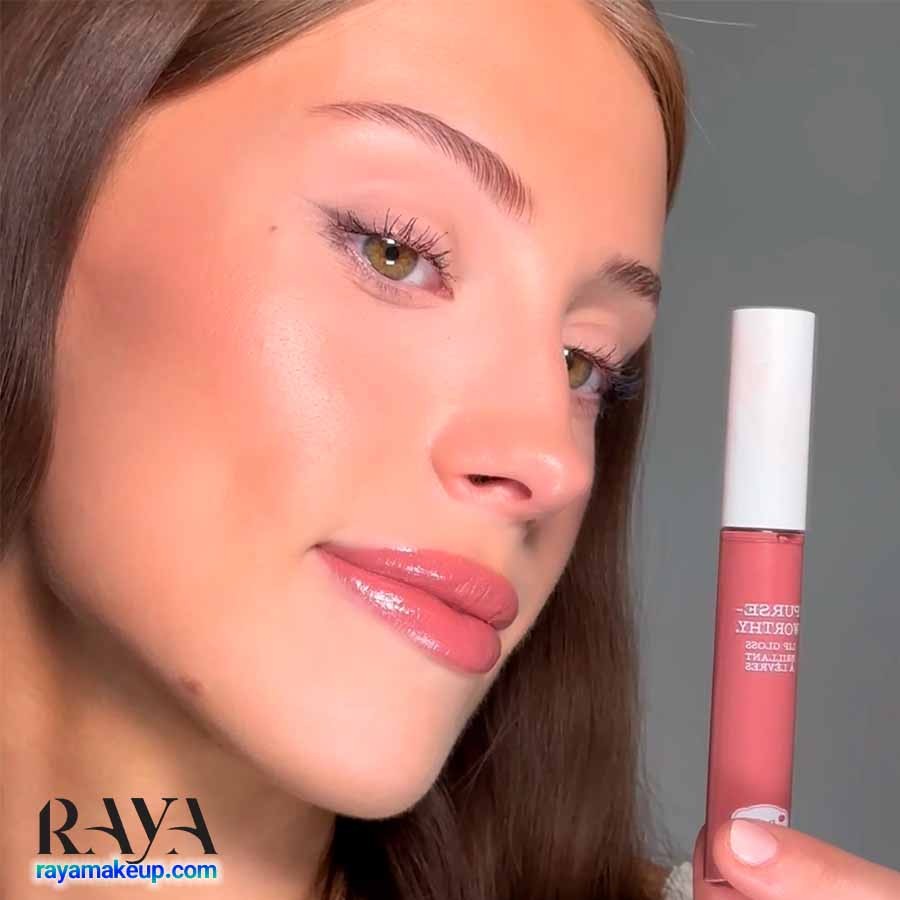 لیپگلاس رنگی براق کننده و مرطوب کننده لب دبالم مدل پرس ورتی The Balm Purse-Worthy Lip Gloss