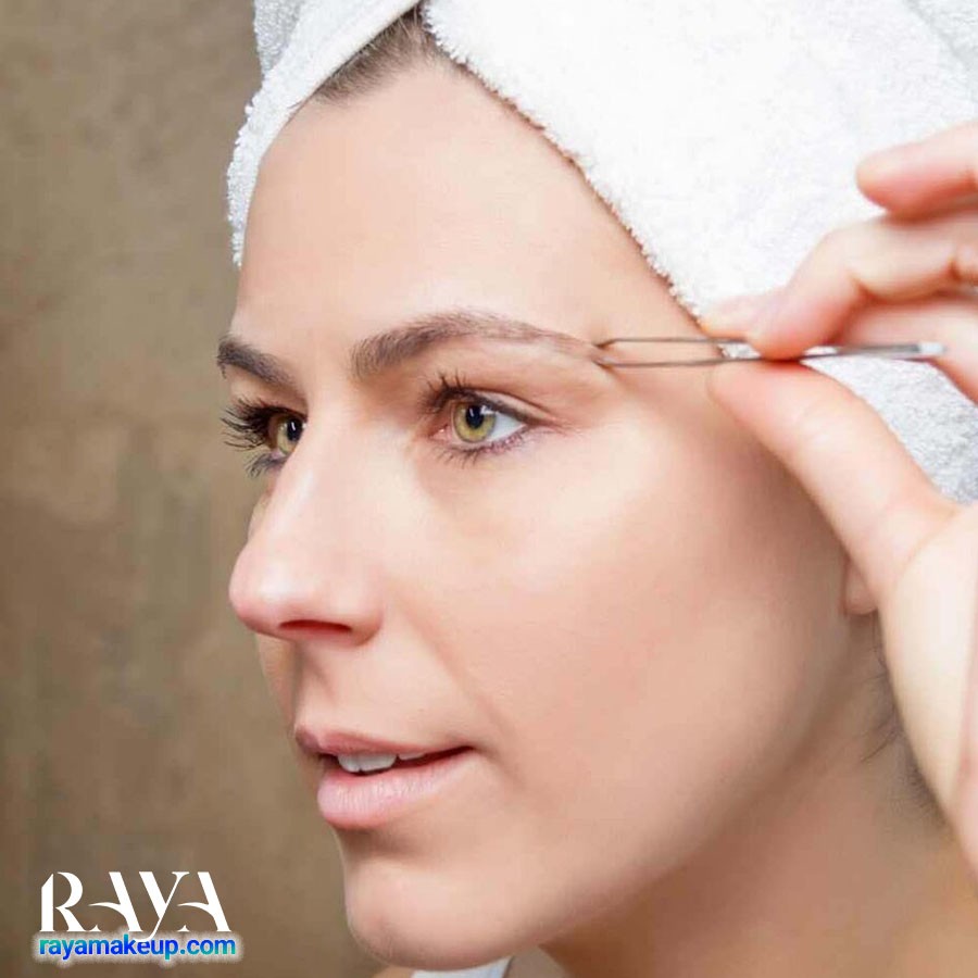 همه چیز درباره جوش و آکنه های بین ابروها