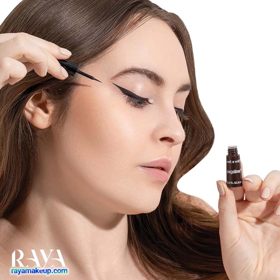چگونه با استفاده از خط چشم، چشم های کوچک و ریز خود را بزرگتر نشان دهیم؟	