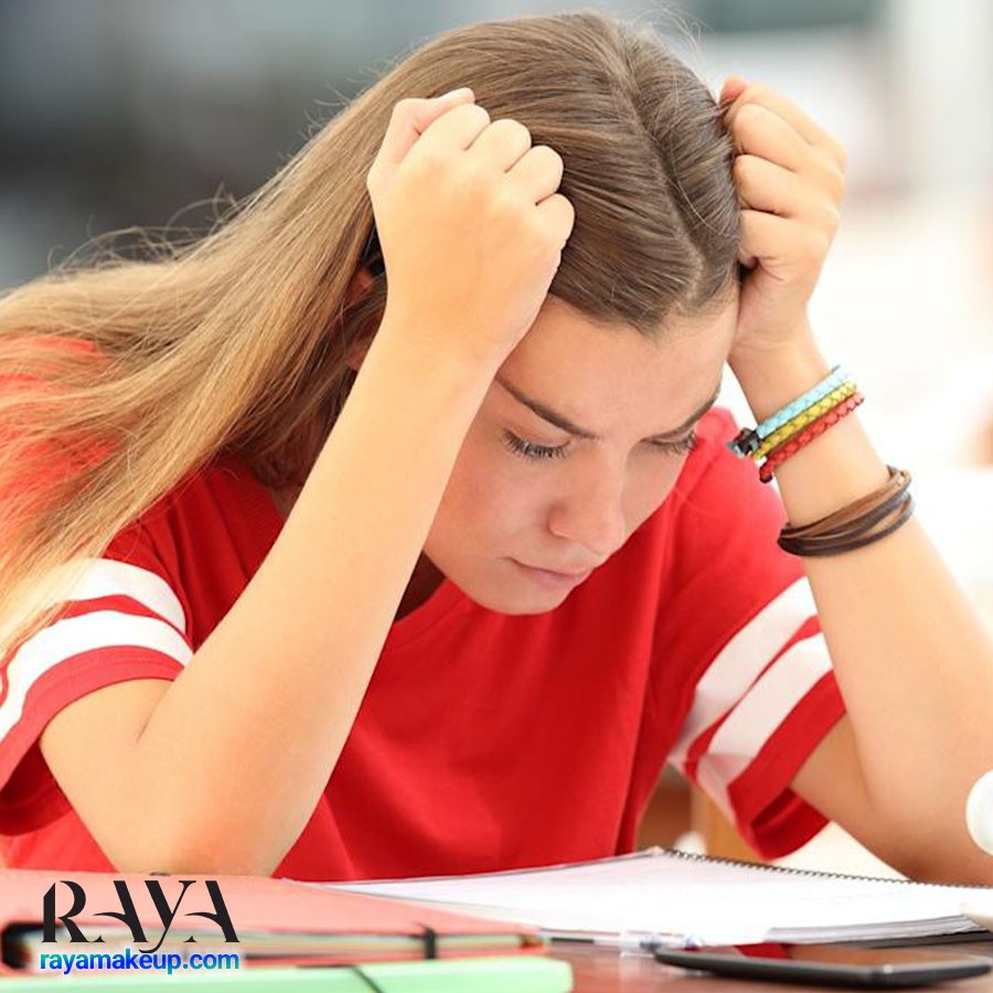 علت ریزش مو در نوجوانان چیست و چگونه درمان می شود؟ 	