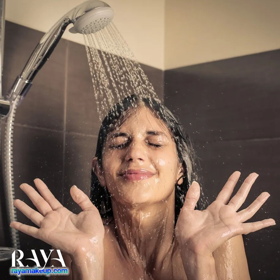 آیا باید صورت خود را در حمام بشوییم؟