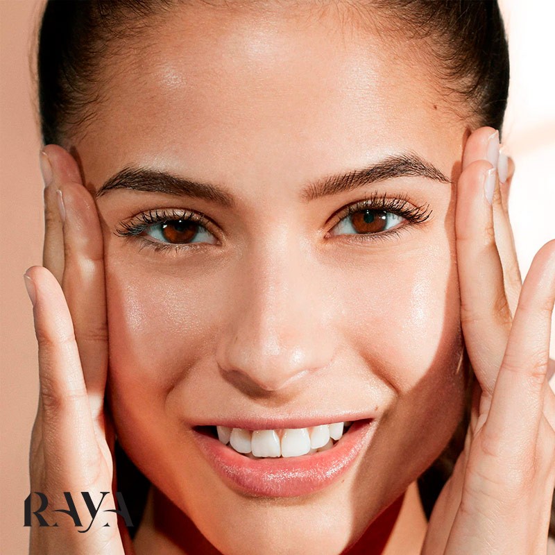 سرم روشن کننده و درخشان کننده پوست جنسینگ اوریجینز مدل اینتو د گلو Origins Ginzing Into The Glow Brightening Serum