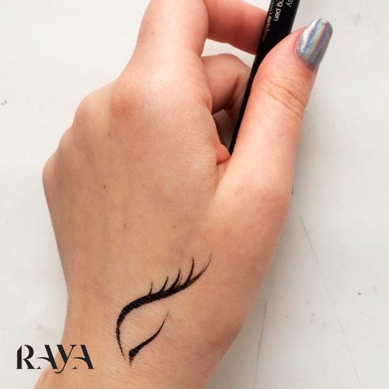 خط چشم ماژیکی و مایع کلینیک مدل پرتی ایزی Clinique Pretty Easy Liquid Eyelining Pen