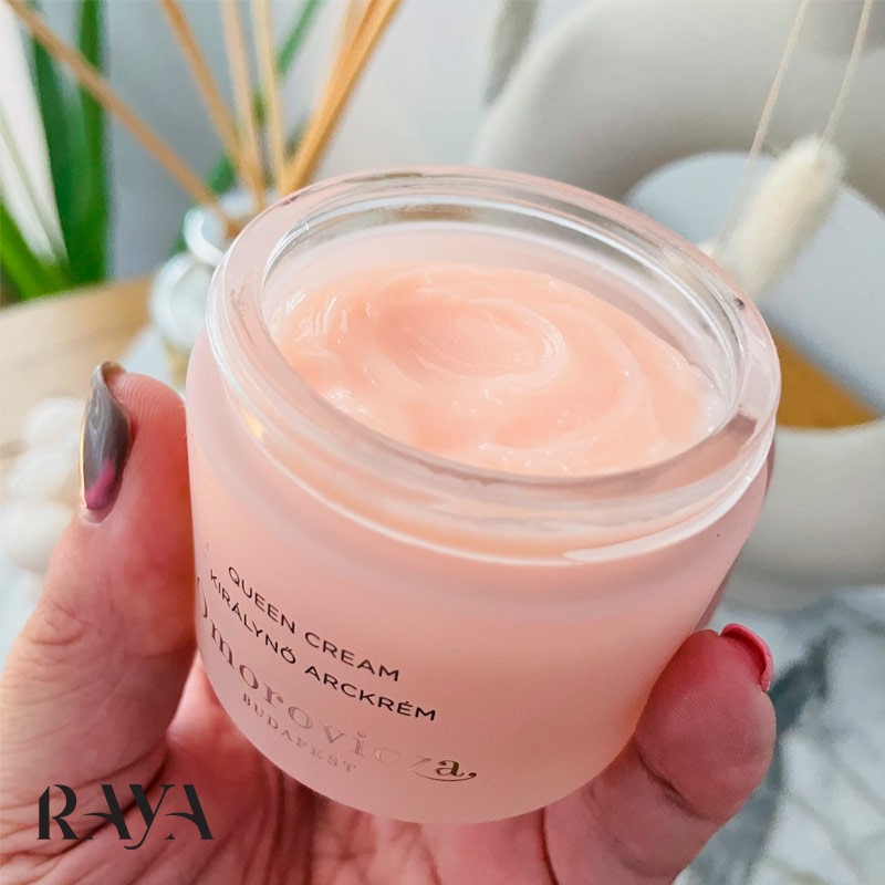 کوئین کرم اوموروویچا Omorovicza Queen Cream