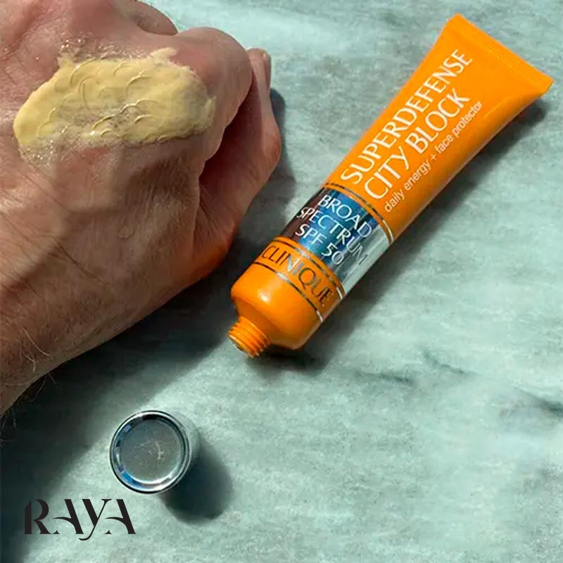 کرم ضد آفتاب روزانه انرژی پلاس کلینیک با SPF 50 مدل سوپردیفنس سیتی بلاک Clinique Superdefense City Block Broad Spectrum SPF 50 Daily Energy + Face Protector