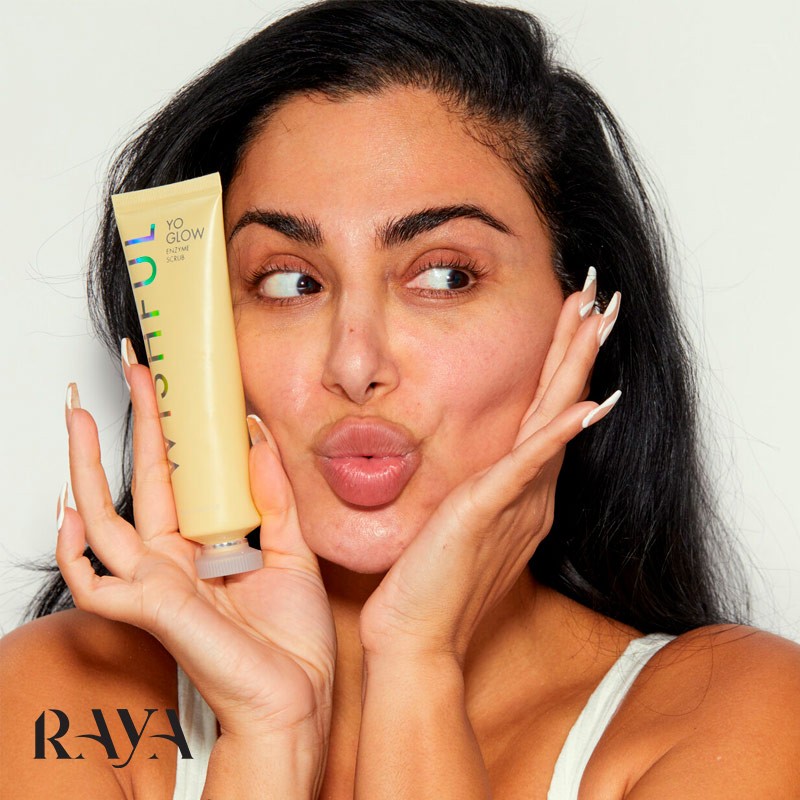 اسکراب لایه بردار آنزیمی صورت یو گلو ویشفول هدی بیوتی حاوی آ اچ آ و بی اچ آ Huda Beauty Wishful Yo Glow AHA & BHA Facial Enzyme Scrub