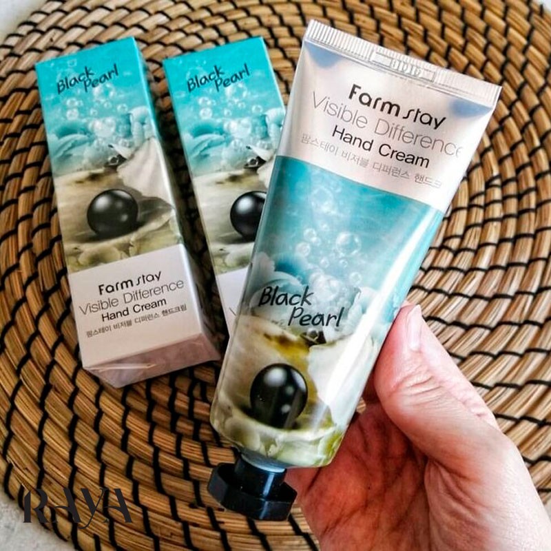 کرم مرطوب کننده دست مروارید سیاه فارم استی مدل ویزیبل دیفرنس بلک پرل Farm Stay Visible Difference Hand Cream - Black Pearl