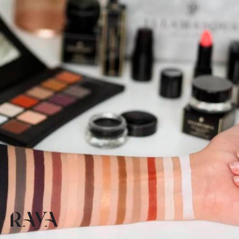 پالت سایه چشم دوازده رنگ ایلاماسکوا مدل المنتال آرتیستری پلت Illamasqua Elemental Artistry Palette