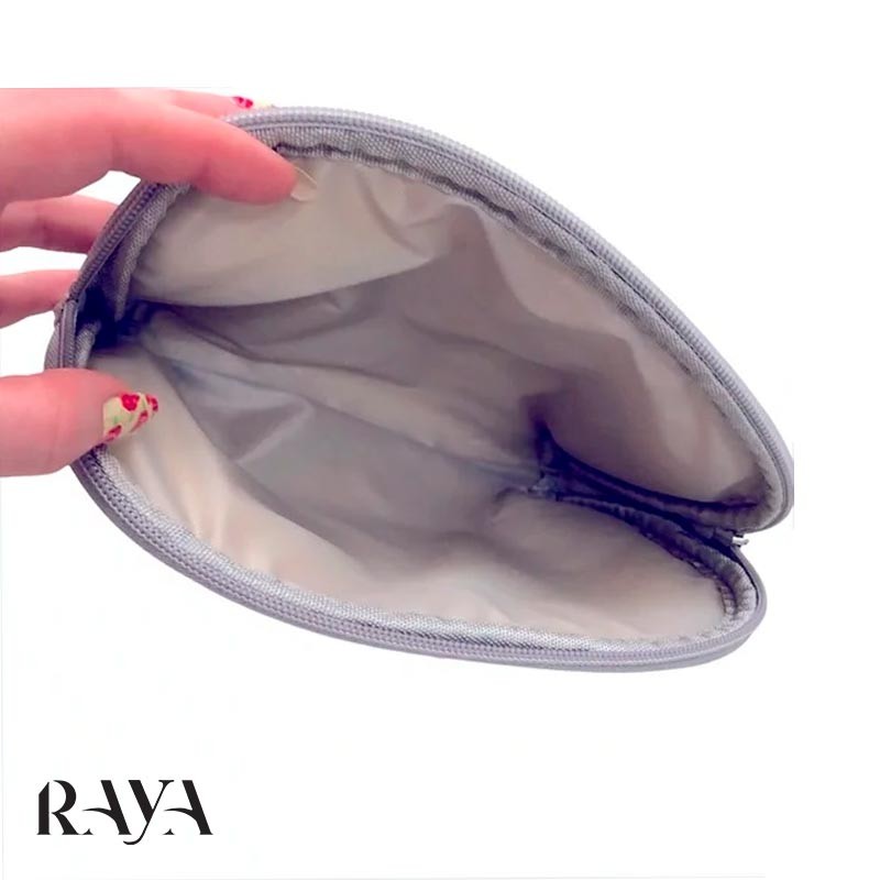 کیف لوازم آرایشی نقره ای و زیپ دار فیزیشن فرمولا Physicians Formula silver makeup cosmetic bag purse with zipper closure