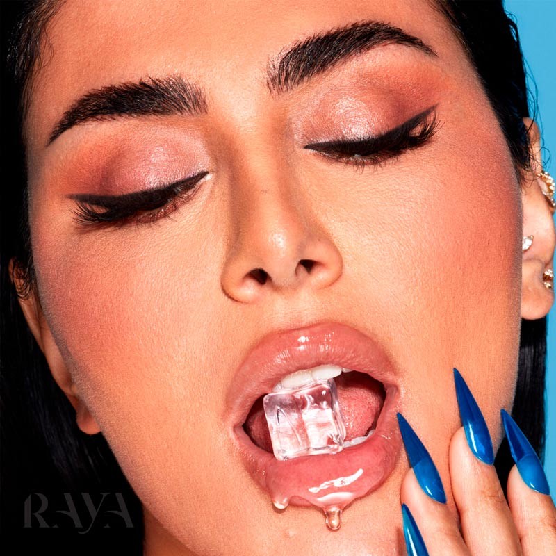 بالم لب یخی حجم دهنده و خنک و براق کننده هدی بیوتی مدل سیلک بالم آیسی کریو پلامپینگ Huda Beauty Silk Balm Icy Cryo-Plumping Lip Balm
