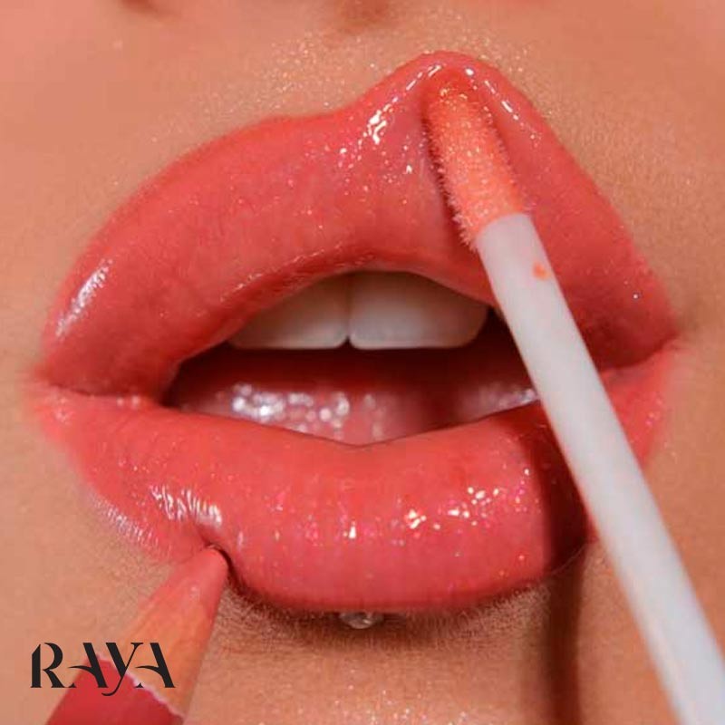 کیت لب حاوی لیپگلاس براق و مداد لب رولوشن مدل آلتیمیت لایتس شیمر Makeup Revolution Ultimate Lights Shimmer Lip Kit